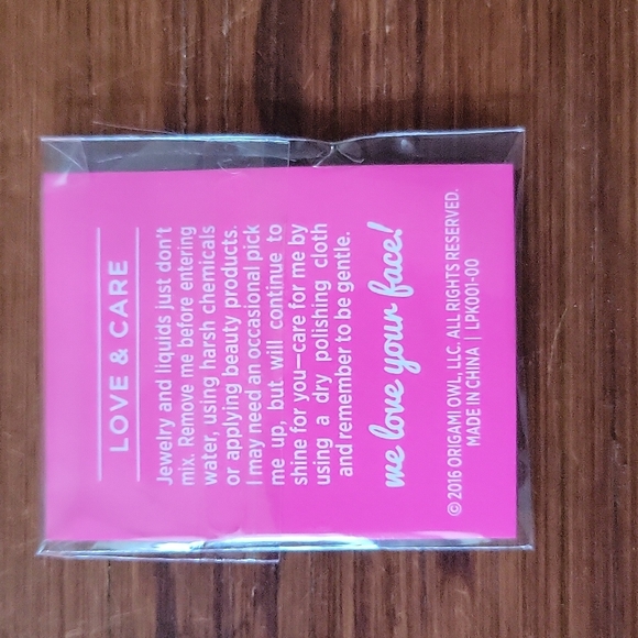 Origami Owl charm holder front only pink savorski crystals - Picture 2 of 2